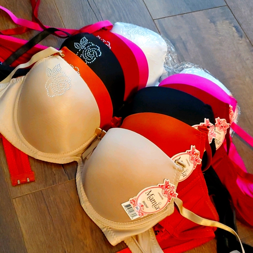 Mamia 6 bra set for sale